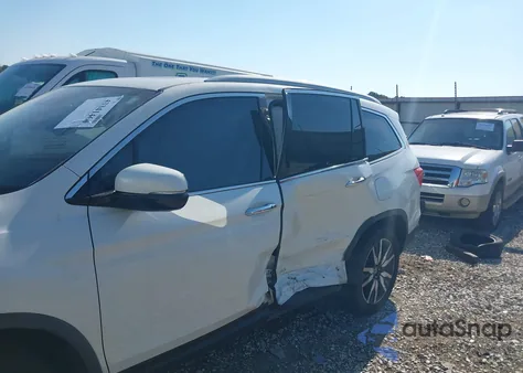 2017 Honda Pilot Touring из США, поврежденный, VIN 5FNYF6H94HB083565